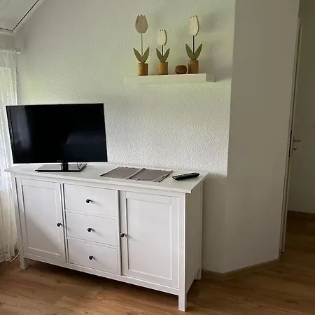 Idyllische Ferienwohnung In Wiefelstede Exterior foto