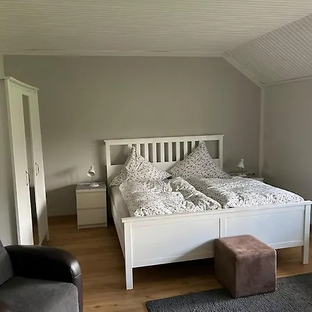 Idyllische Ferienwohnung In Wiefelstede Exterior foto